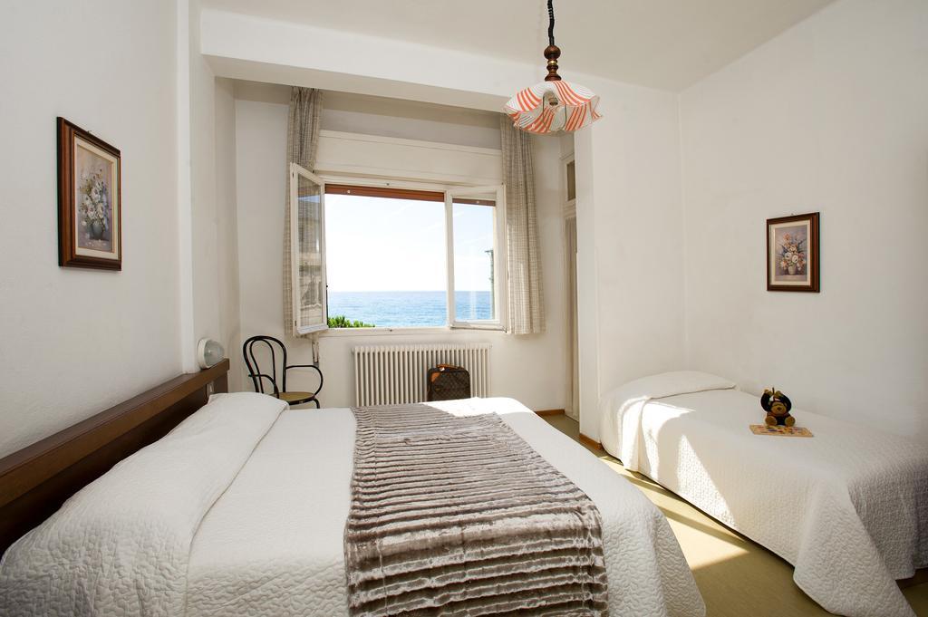 Hotel Lido Pietra Ligure Zimmer foto